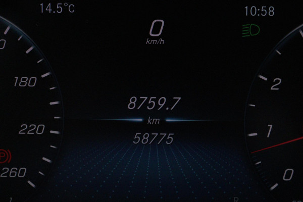 Mercedes-Benz C-Klasse 180 Business Solution AMG (PANORAMADAK, SFEERVERLICHTING, STOELVERWARMING, ACHTERUITRIJCAMERA, SENSOREN)