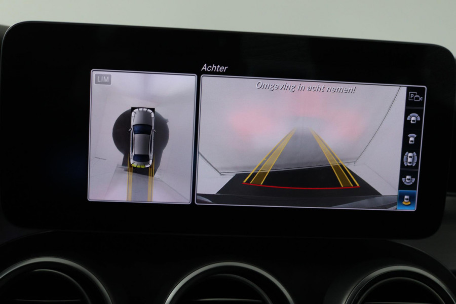 Mercedes-Benz C-Klasse 180 Business Solution AMG (PANORAMADAK, SFEERVERLICHTING, STOELVERWARMING, ACHTERUITRIJCAMERA, SENSOREN)