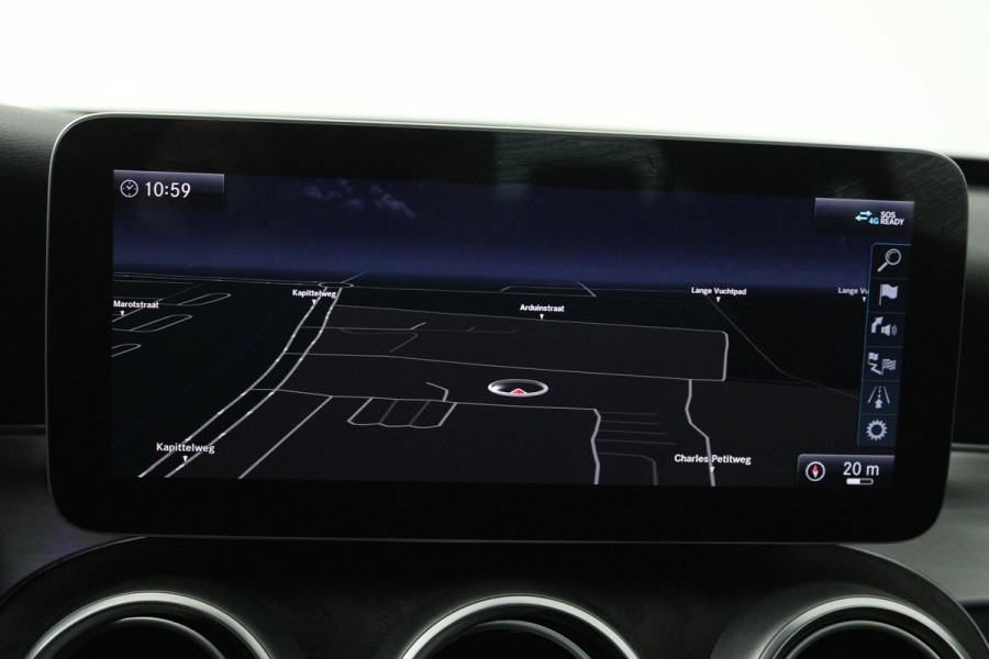 Mercedes-Benz C-Klasse 180 Business Solution AMG (PANORAMADAK, SFEERVERLICHTING, STOELVERWARMING, ACHTERUITRIJCAMERA, SENSOREN)