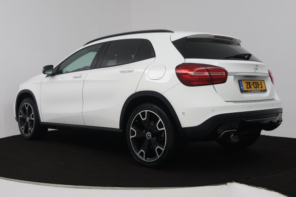 Mercedes-Benz GLA 200 Premium Plus (STOELVERWARMING, ACHTERUITRIJCAMERA, CRUISE CONTROL, PARKEERSENSOREN, NAVIGATIE)