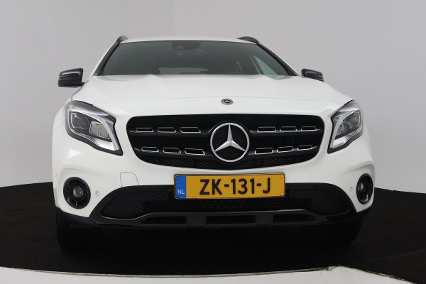 Mercedes-Benz GLA 200 Premium Plus (STOELVERWARMING, ACHTERUITRIJCAMERA, CRUISE CONTROL, PARKEERSENSOREN, NAVIGATIE)