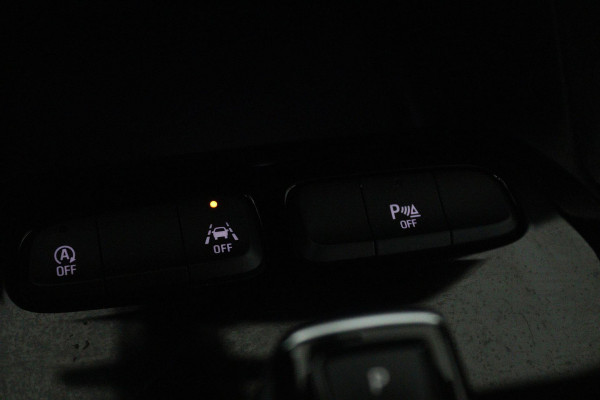 Opel Corsa 1.2 GS Line (TREKHAAK, CAMERA, CRUISE CONTROL, PARKEERSENSOREN, AUTOMAAT)