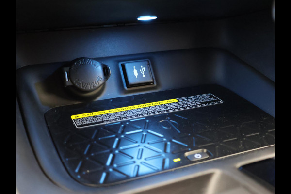 Toyota RAV4 2.5 EXECUTIVE PACK BITONE SCHUIFDAK GARANTIE 2029 LEDER. CAMERA. CARPLAY NAVIGATIE. ELEKTRISCHE ACHTERKLEP