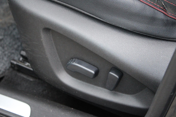 Renault Kadjar 1.3 TCe Black Edition | Automaat | Trekhaak 1500KG | BOSE | Stoelverwarming | Panorama Dak | Navigatie | Cruise Control | Climate Control | Camera |