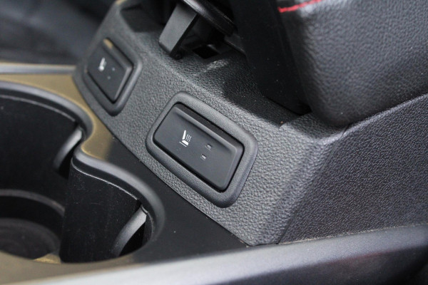 Renault Kadjar 1.3 TCe Black Edition | Automaat | Trekhaak 1500KG | BOSE | Stoelverwarming | Panorama Dak | Navigatie | Cruise Control | Climate Control | Camera |