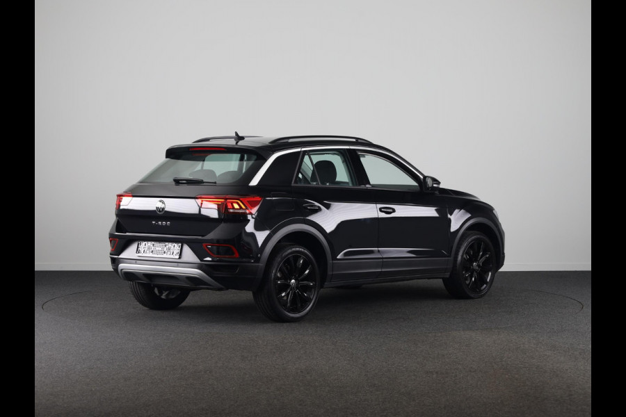 Volkswagen T-Roc 1.5 TSI Life 150 pk Automaat (DSG) | Navigatie | Trekhaak (afneembaar) | Parkeersensoren (Park assist) | Achteruitrijcamera | Stoelverwarming |
