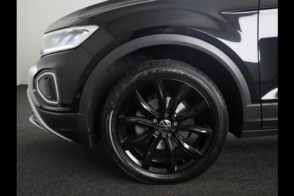 Volkswagen T-Roc 1.5 TSI Life 150 pk Automaat (DSG) | Navigatie | Trekhaak (afneembaar) | Parkeersensoren (Park assist) | Achteruitrijcamera | Stoelverwarming |
