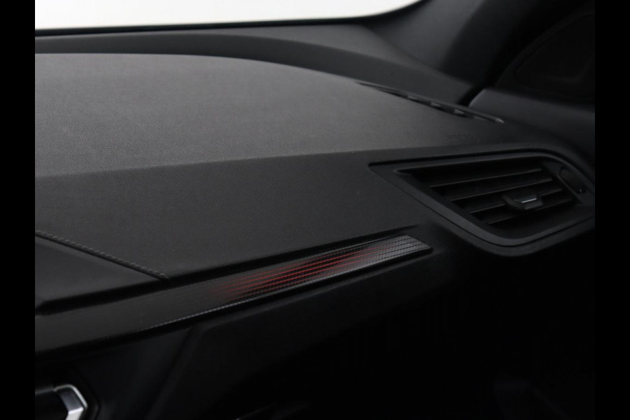 BMW 1-serie 118i M Sport | Panoramadak | Leder | Stoelverwarming | Carplay | Sfeerverlichting | Camera | Live Cockpit | Sportstoelen | Navigatie | Park Assist