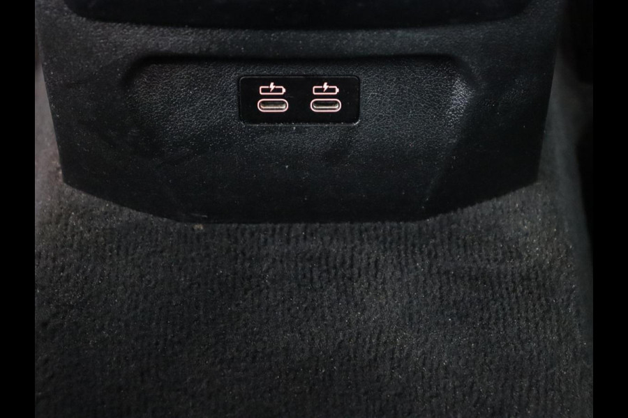 BMW 1-serie 118i M Sport | Panoramadak | Leder | Stoelverwarming | Carplay | Sfeerverlichting | Camera | Live Cockpit | Sportstoelen | Navigatie | Park Assist