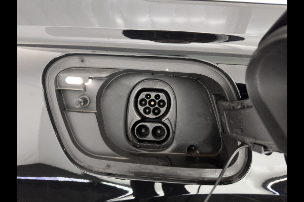 Audi Q4 e-tron 40 Launch Edition Advanced 77 kWh [ 3-Fase ] {SOH-88%} (INCL-BTW) *MATRIX-LED | NAVI-FULLMAP | KEYLESS | CAMERA | DIGI-COCKPIT | DAB | AMBIENT-LIGHT | HEATED-SPORTSEATS | TOWBAR | 19''ALU*