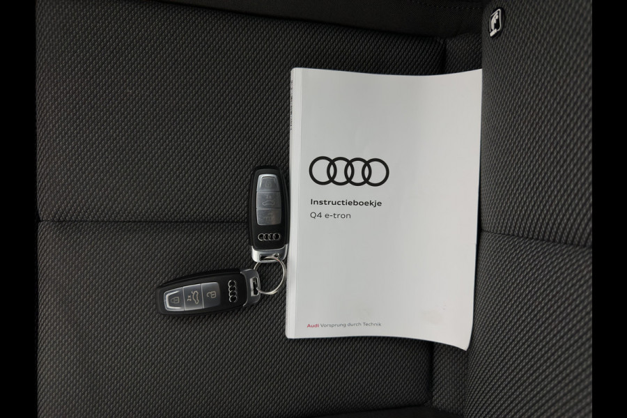 Audi Q4 e-tron 40 Launch Edition Advanced 77 kWh [ 3-Fase ] {SOH-88%} (INCL-BTW) *MATRIX-LED | NAVI-FULLMAP | KEYLESS | CAMERA | DIGI-COCKPIT | DAB | AMBIENT-LIGHT | HEATED-SPORTSEATS | TOWBAR | 19''ALU*