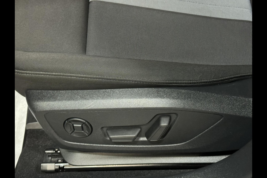 Audi A3 Sportback 35 TFSI S edition Garantie Carplay Camera StoelVW Elek Stoelen Elek Achterklep ACC Naiv Clima Led Dab Rijklaar