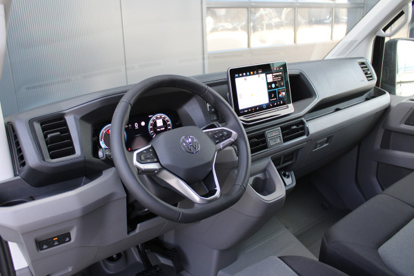 Volkswagen Crafter 35 2.0 TDI L3H3 177pk - Facelift - Navigatie - LED - Geveerde stoel - Virtual cockpit - Camera - Trekhaak - Stoelverwarming - Ri