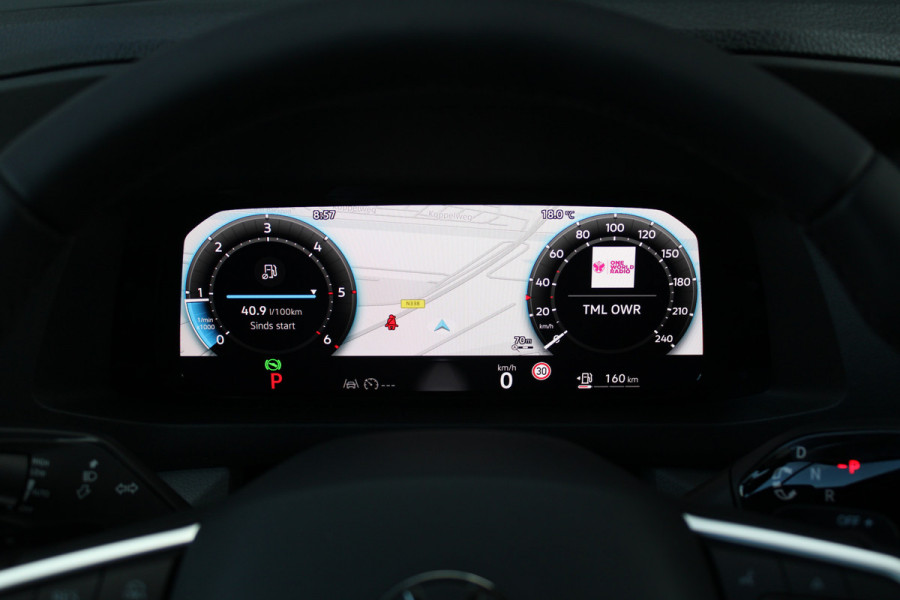 Volkswagen Crafter 35 2.0 TDI L3H3 177pk - Facelift - Navigatie - LED - Geveerde stoel - Virtual cockpit - Camera - Trekhaak - Stoelverwarming - Ri