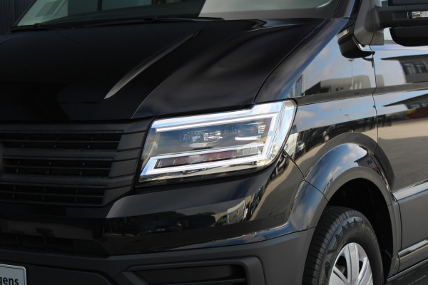 Volkswagen Crafter 35 2.0 TDI L3H3 177pk - Facelift - Navigatie - LED - Geveerde stoel - Virtual cockpit - Camera - Trekhaak - Stoelverwarming - Ri