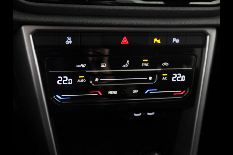 Volkswagen T-Roc 1.5 TSI Life Edition |150 pk Automaat (DSG)| Verlengde garantie |Navigatie via App | Parkeersensoren (Park assist) | Achteruitrijcamera | Adaptieve cruise control |