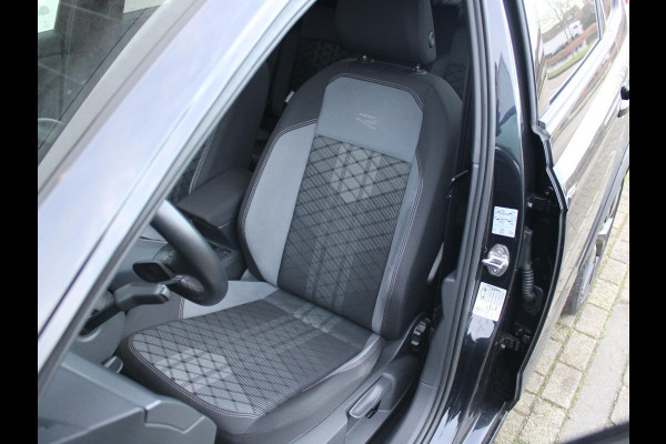 Volkswagen Taigo 1.5 TSI R-Line | PANORAMA DAK | CAMERA |