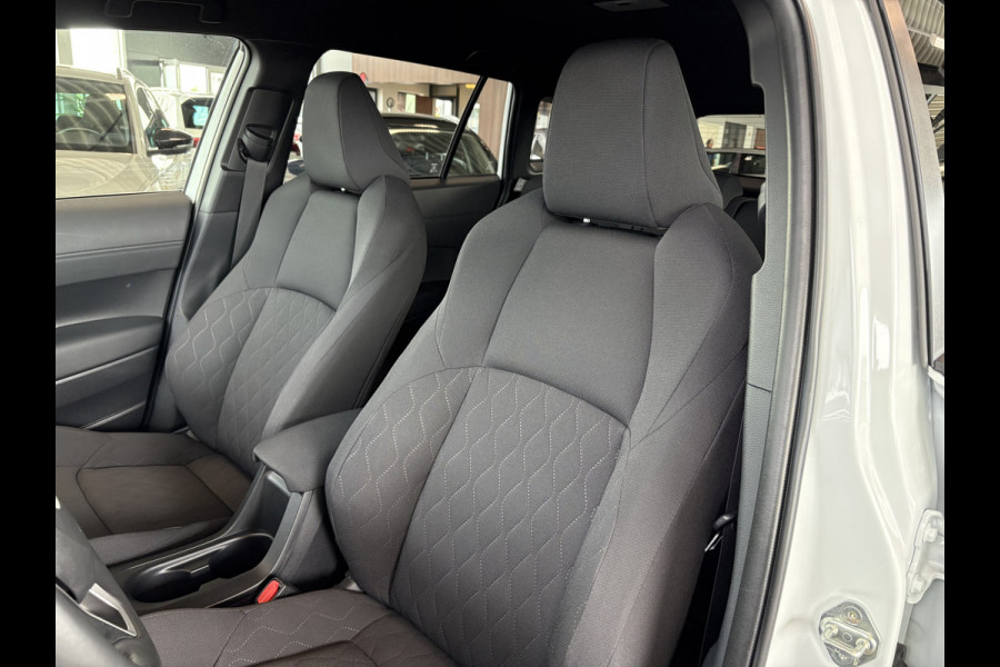 Toyota Corolla Cross 1.8 Hybrid 140 Style Plus KEYLESS/CAMERA/NAVI/DODEHOEK/WINTERPACK