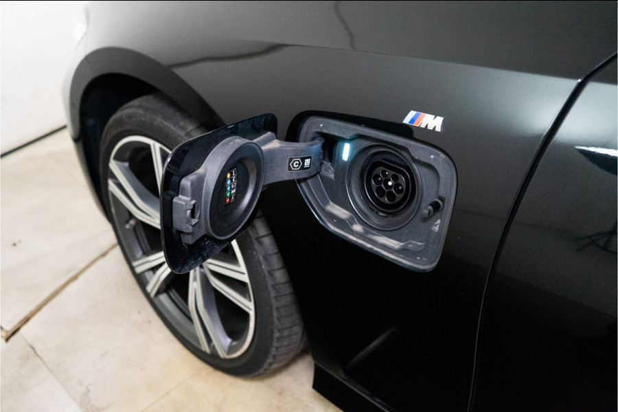 BMW 3-serie 320e M-Sport 204PK | Laser | Stoel&Stuurverw. | Carplay | Sfeer | 12 MND Garantie