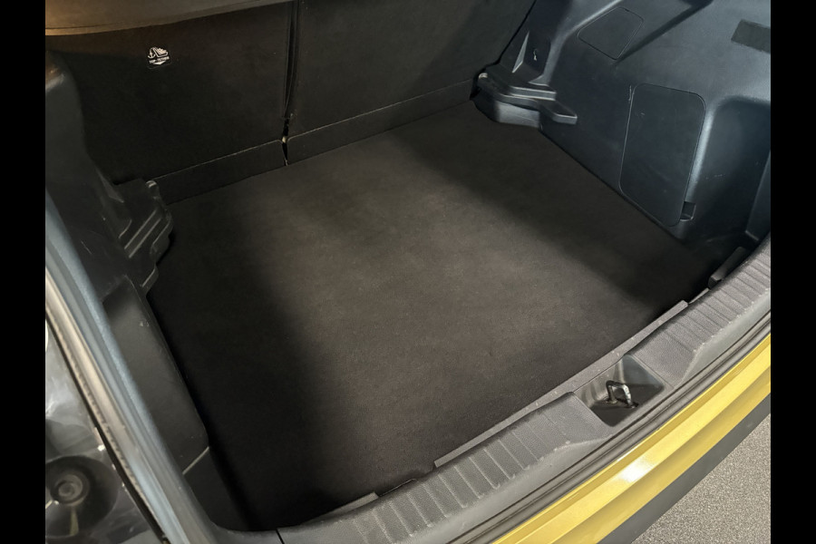 Toyota Yaris Cross 1.5 Hybrid Dynamic TREKHAAK/KEYLESS/CAMERA/NAVI/CARPLAY/17INCH