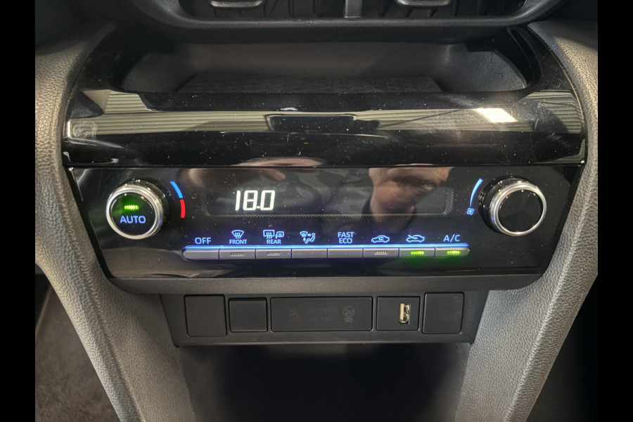 Toyota Yaris Cross 1.5 Hybrid Dynamic TREKHAAK/KEYLESS/CAMERA/NAVI/CARPLAY/17INCH