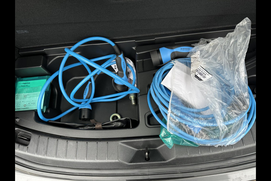 Mazda CX-80 2.5 e-SkyActiv PHEV Homura Plus 6p. 7 PERSOONS| ELEK. ACHTERKLEP | PANO| HEAD-UP | DODE HOEK| ADAPTIVE. CRUISE | ACHTERBANK VERWARMD |BOSE | SUPER COMPLEET!