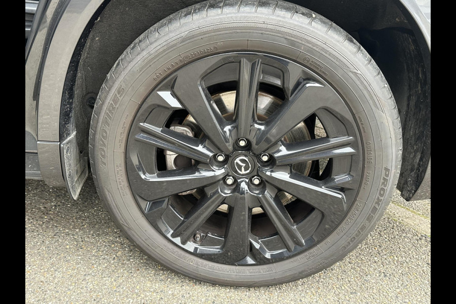 Mazda CX-80 2.5 e-SkyActiv PHEV Homura Plus 6p. 7 PERSOONS| ELEK. ACHTERKLEP | PANO| HEAD-UP | DODE HOEK| ADAPTIVE. CRUISE | ACHTERBANK VERWARMD |BOSE | SUPER COMPLEET!