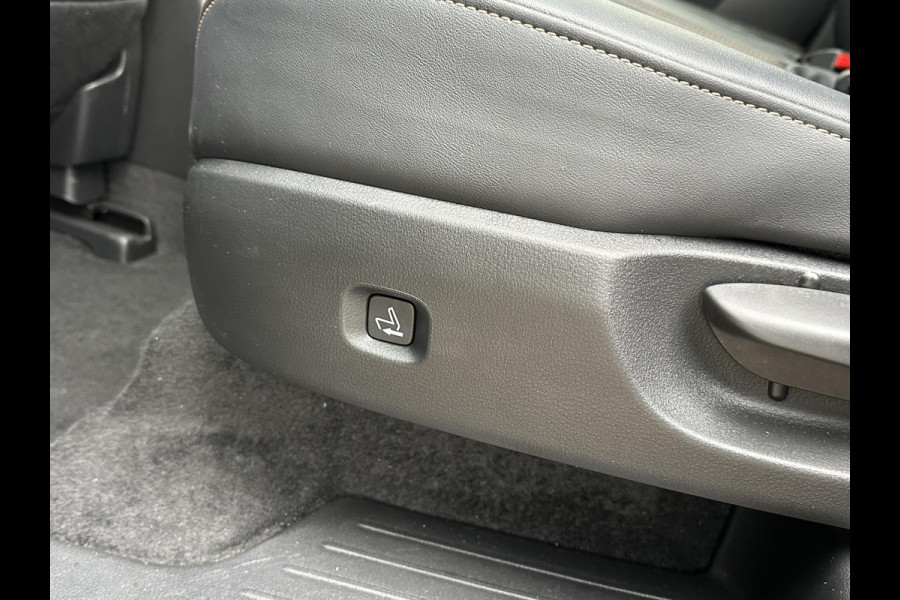 Mazda CX-80 2.5 e-SkyActiv PHEV Homura Plus 6p. 7 PERSOONS| ELEK. ACHTERKLEP | PANO| HEAD-UP | DODE HOEK| ADAPTIVE. CRUISE | ACHTERBANK VERWARMD |BOSE | SUPER COMPLEET!