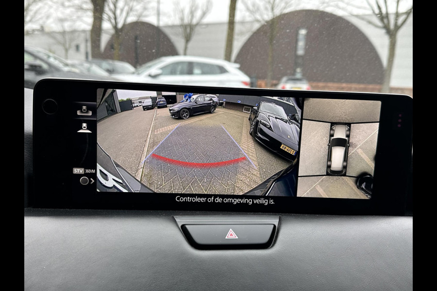 Mazda CX-80 2.5 e-SkyActiv PHEV Homura Plus 6p. 7 PERSOONS| ELEK. ACHTERKLEP | PANO| HEAD-UP | DODE HOEK| ADAPTIVE. CRUISE | ACHTERBANK VERWARMD |BOSE | SUPER COMPLEET!