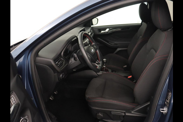Ford Focus 1.0 EcoBoost Hybrid ST Line | Stoel & stuurverwarming | Camera | Navigatie | Carplay | Climate control | Parkeerhulp