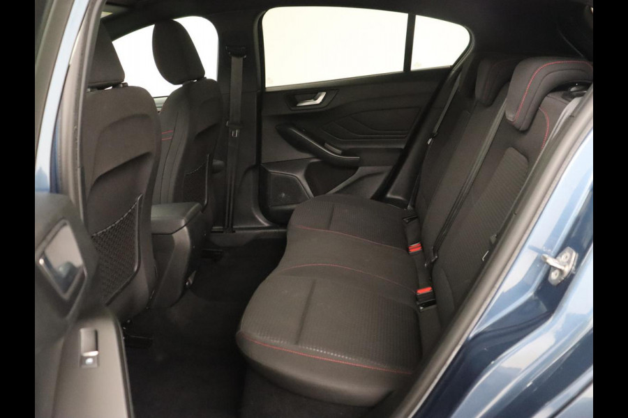 Ford Focus 1.0 EcoBoost Hybrid ST Line | Stoel & stuurverwarming | Camera | Navigatie | Carplay | Climate control | Parkeerhulp