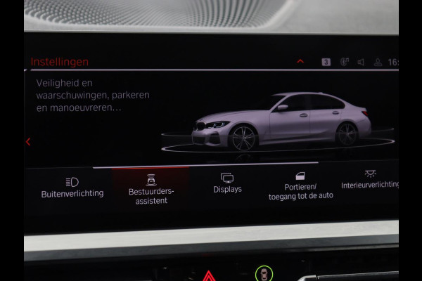 BMW 3-serie 320i M Sport | Head-Up | Stoelverwarming | Leder/Alcantara | Carplay | Live Cockpit | Keyless | Sportstoelen | Climate control