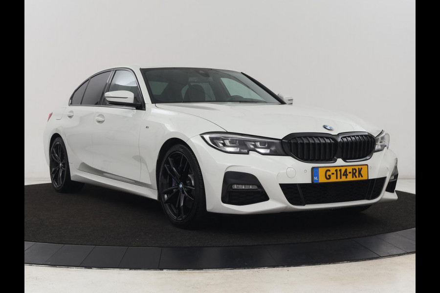 BMW 3-serie 320i M Sport | Head-Up | Stoelverwarming | Leder/Alcantara | Carplay | Live Cockpit | Keyless | Sportstoelen | Climate control