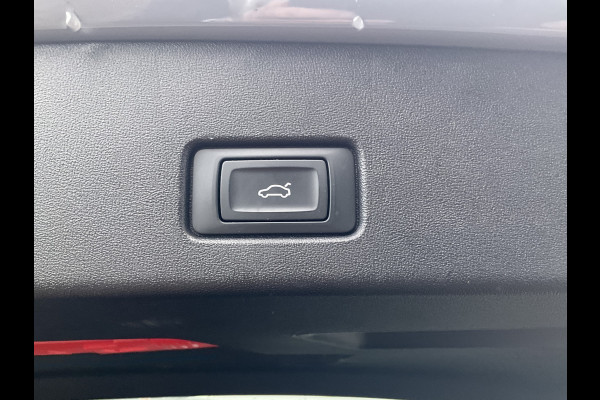 Audi Q4 e-tron 50 quattro Launch edition S Competition 77 kWh 1Eig Warmtepomp Sonos Camera Leer NL-Auto Uitstraling!