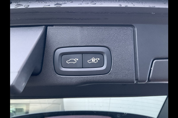 Volvo XC60 2.0 T8 456PK Plug-in hybrid AWD Ultra Black Edition Orig.NL Pano HUD Memory Carplay Trekhaak Harman/Kardon