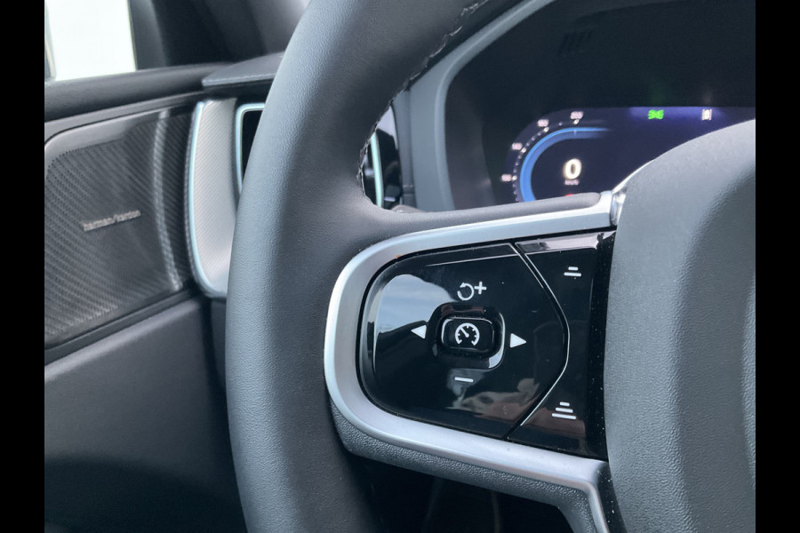 Volvo XC60 2.0 T8 456PK Plug-in hybrid AWD Ultra Black Edition Orig.NL Pano HUD Memory Carplay Trekhaak Harman/Kardon