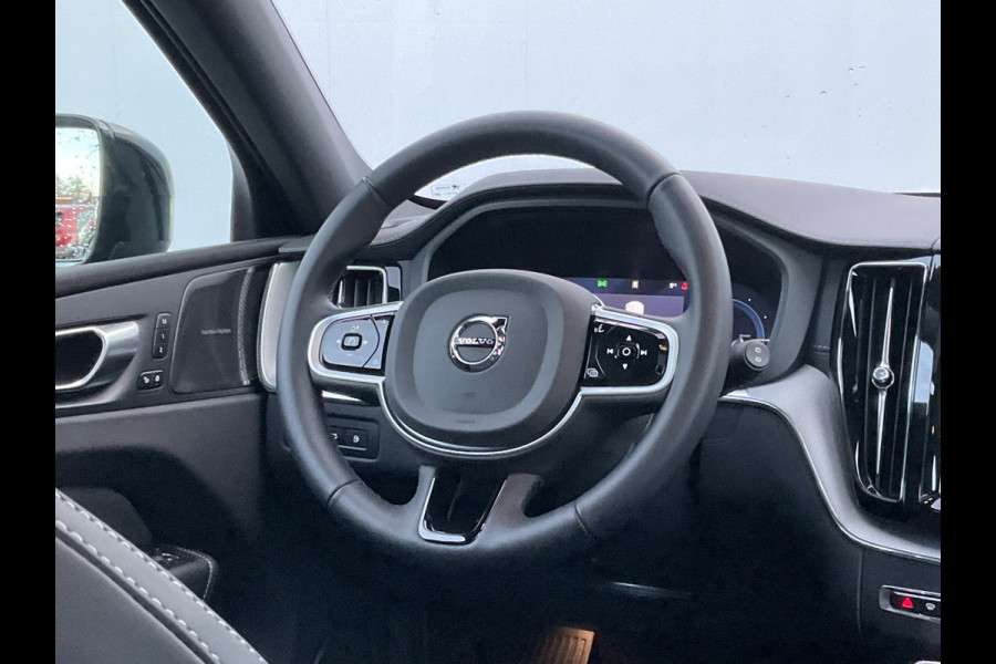 Volvo XC60 2.0 T8 456PK Plug-in hybrid AWD Ultra Black Edition Orig.NL Pano HUD Memory Carplay Trekhaak Harman/Kardon