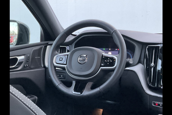 Volvo XC60 2.0 T8 456PK Plug-in hybrid AWD Ultra Black Edition Orig.NL Pano HUD Memory Carplay Trekhaak Harman/Kardon