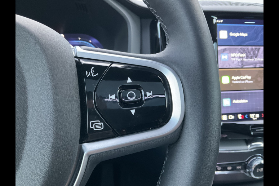 Volvo XC60 2.0 T8 456PK Plug-in hybrid AWD Ultra Black Edition Orig.NL Pano HUD Memory Carplay Trekhaak Harman/Kardon