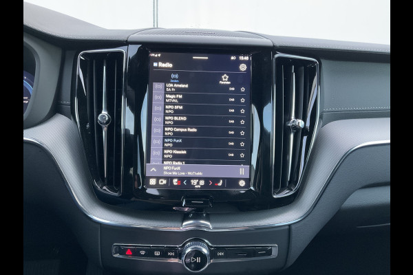 Volvo XC60 2.0 T8 456PK Plug-in hybrid AWD Ultra Black Edition Orig.NL Pano HUD Memory Carplay Trekhaak Harman/Kardon