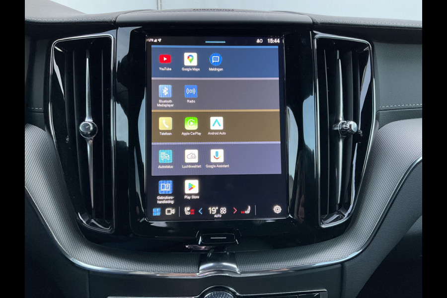 Volvo XC60 2.0 T8 456PK Plug-in hybrid AWD Ultra Black Edition Orig.NL Pano HUD Memory Carplay Trekhaak Harman/Kardon