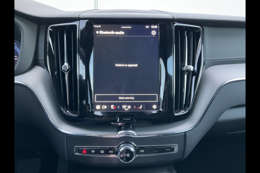 Volvo XC60 2.0 T8 456PK Plug-in hybrid AWD Ultra Black Edition Orig.NL Pano HUD Memory Carplay Trekhaak Harman/Kardon