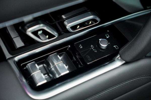 Land Rover Range Rover 3.0 P550e Autobiography PHEV / Massage / Towing Pack