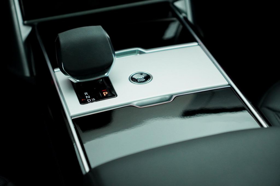 Land Rover Range Rover 3.0 P550e Autobiography PHEV / Massage / Towing Pack