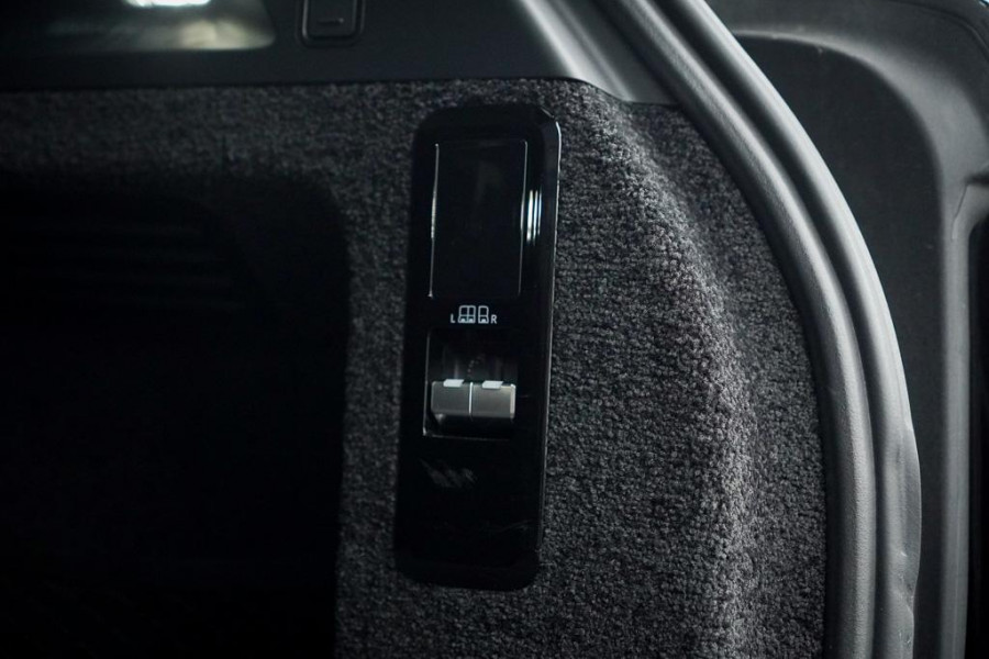 Land Rover Range Rover 3.0 P550e Autobiography PHEV / Massage / Towing Pack