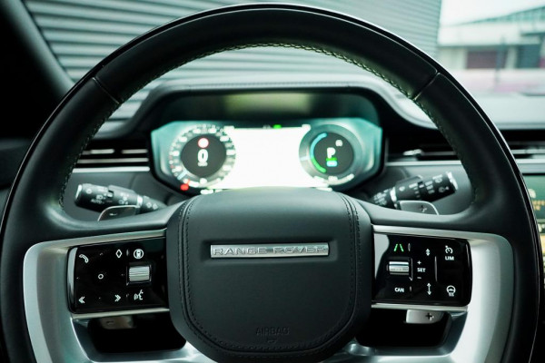 Land Rover Range Rover 3.0 P550e Autobiography PHEV / Massage / Towing Pack