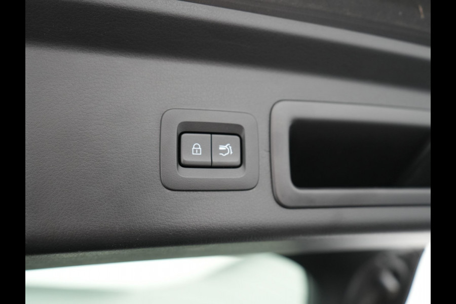 Mazda CX-30 2.0 e-SkyActiv-G M Hybrid Comfort Automaat | Adaptive Cruise | Trekhaak | Head Up | 360 Camera | BOSE Sound | Stuur & Stoelverwarming |  Apple Carplay | 18"L.M | LED Koplampen |