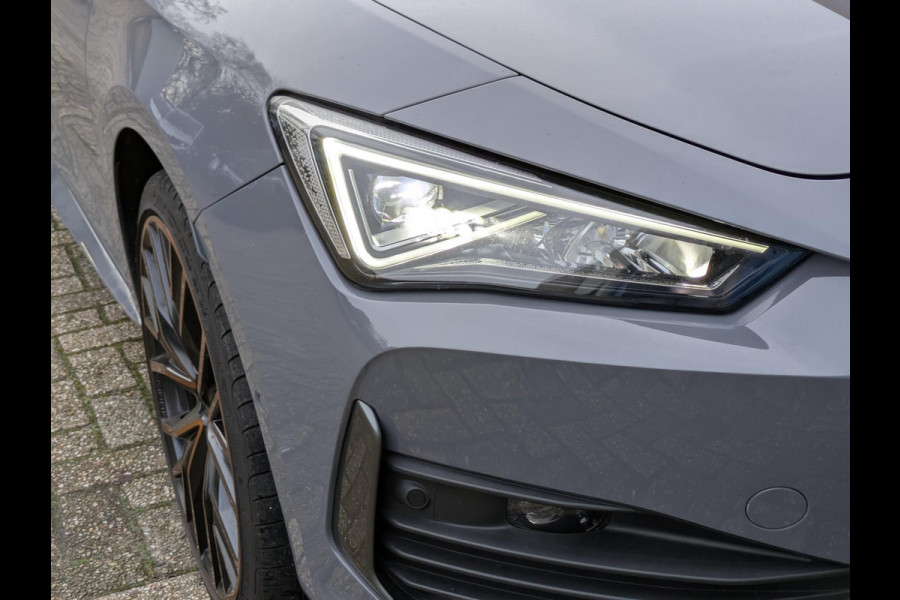 CUPRA Leon Sportstourer 1.4 e-Hybrid VZ Performance 245PK|Panodak|Stoel/Stuurverwarming|Adaptive-Cruise|Keyless-Entry|Camera