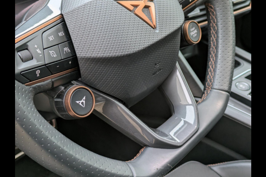 CUPRA Leon Sportstourer 1.4 e-Hybrid VZ Performance 245PK|Panodak|Stoel/Stuurverwarming|Adaptive-Cruise|Keyless-Entry|Camera
