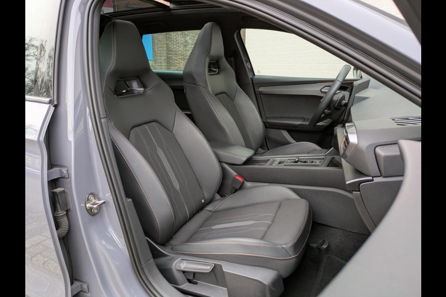 CUPRA Leon Sportstourer 1.4 e-Hybrid VZ Performance 245PK|Panodak|Stoel/Stuurverwarming|Adaptive-Cruise|Keyless-Entry|Camera